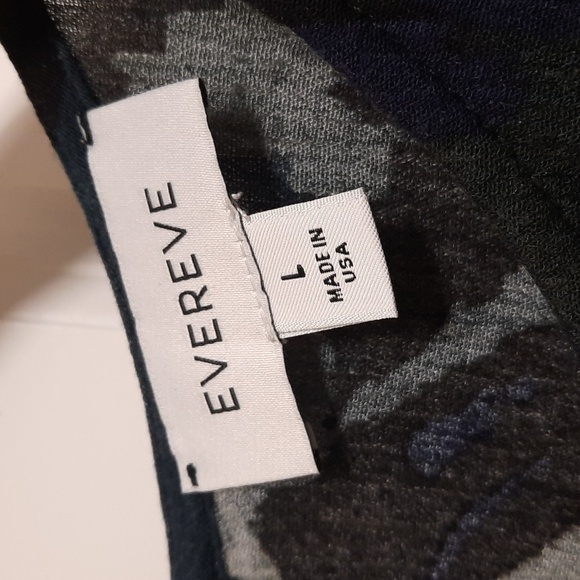 Evereve Alexis Smocked Midi Dress in Painterly Print - Picture 7 of 9